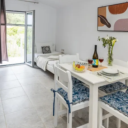 Potami Appts Apartamento